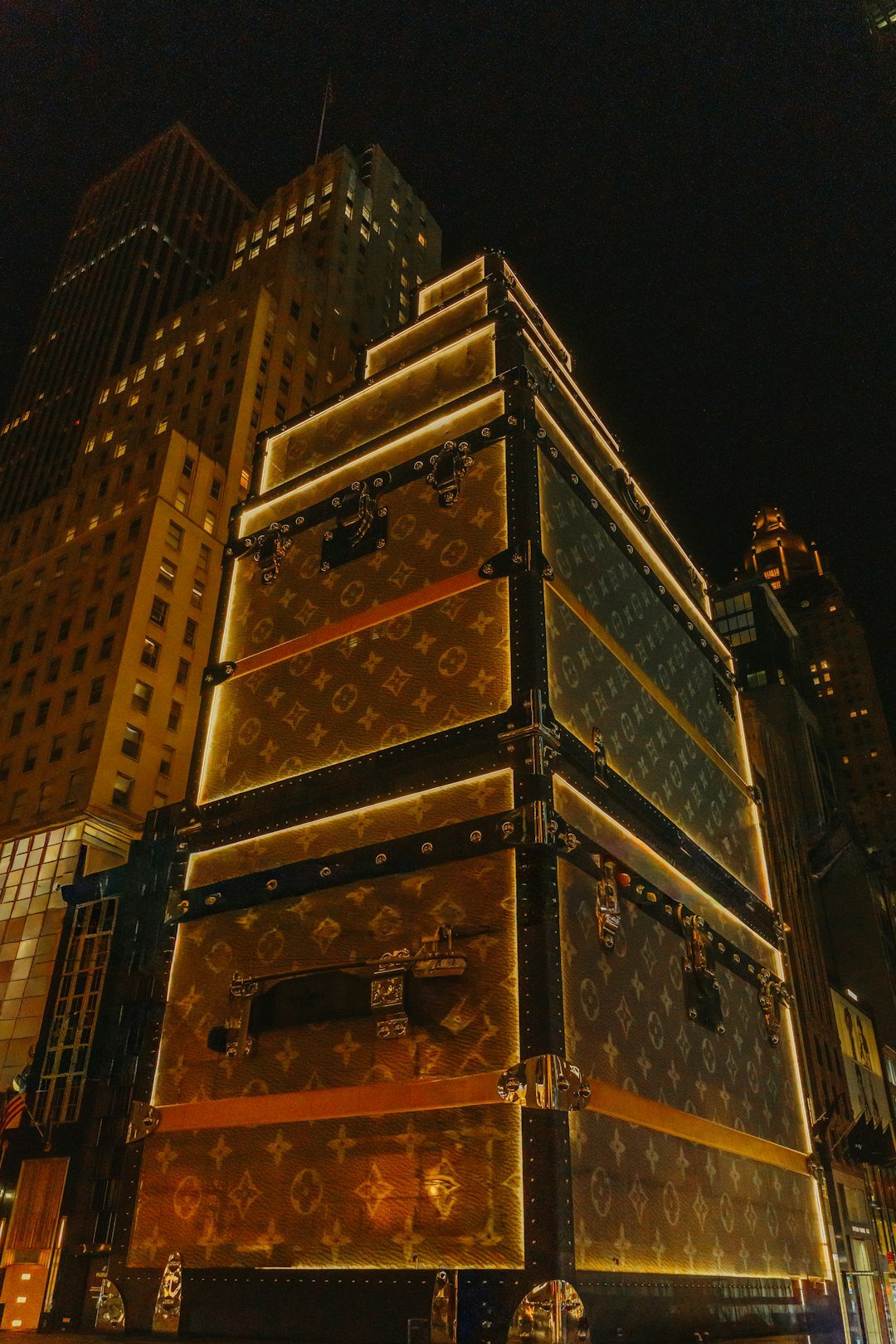 louis vuitton luggage